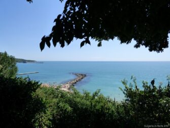 Морская гладь у берега Балчика