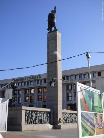 Памятник советскому солдату Алеше в Бургасе