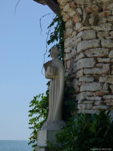 Статуя королевы Марии