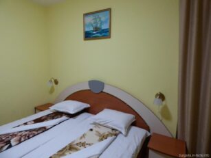 Спальня гостиницы Ванини в Несебре