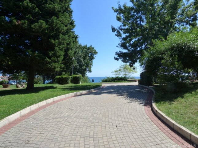 Парк в Несебре Болгария
