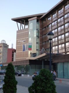 Красивый отель 4 звезды на Солнечном берегу Красивый отель 4 звезды на Солнечном берегу