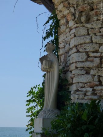 Статуя румынской королевы Марии в Балчике